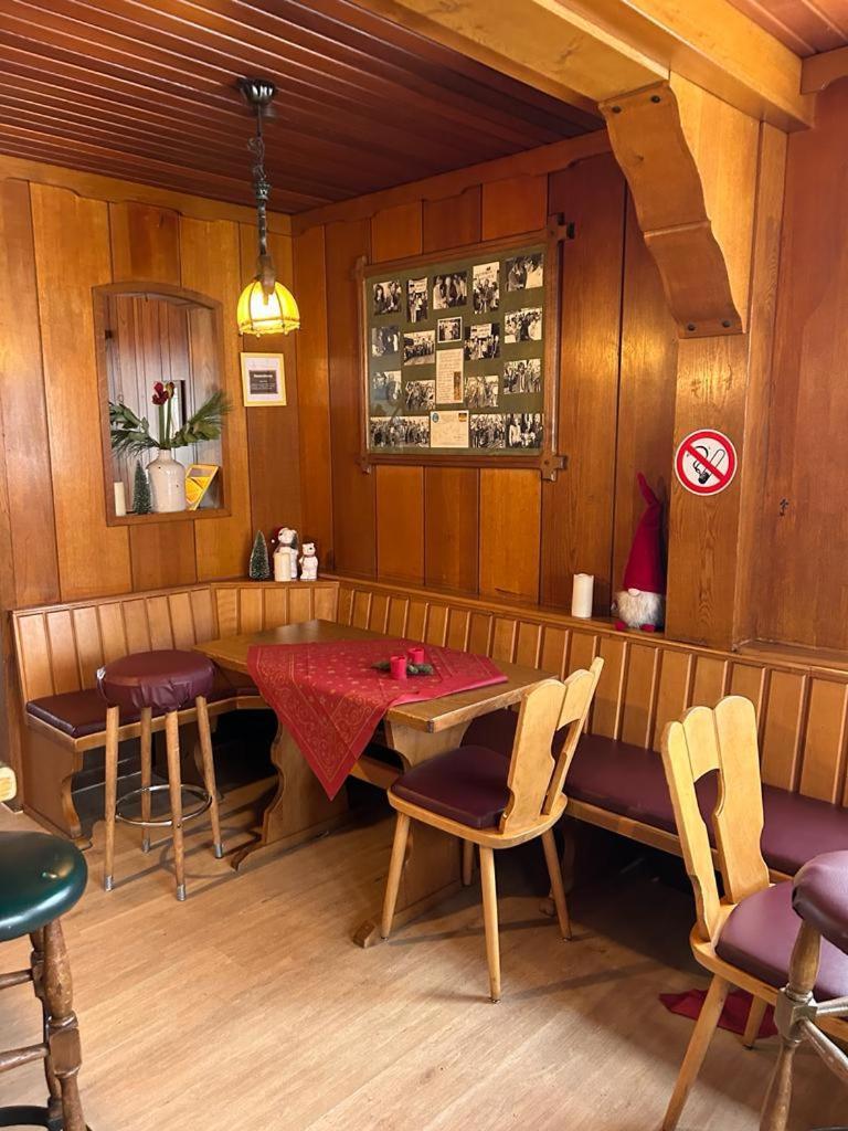 Haus Astenblick In Winterberg Fuer Bis Zu 35 Personen Fuer Wanderveranstaltungen Und Familienfeiern Екстер'єр фото