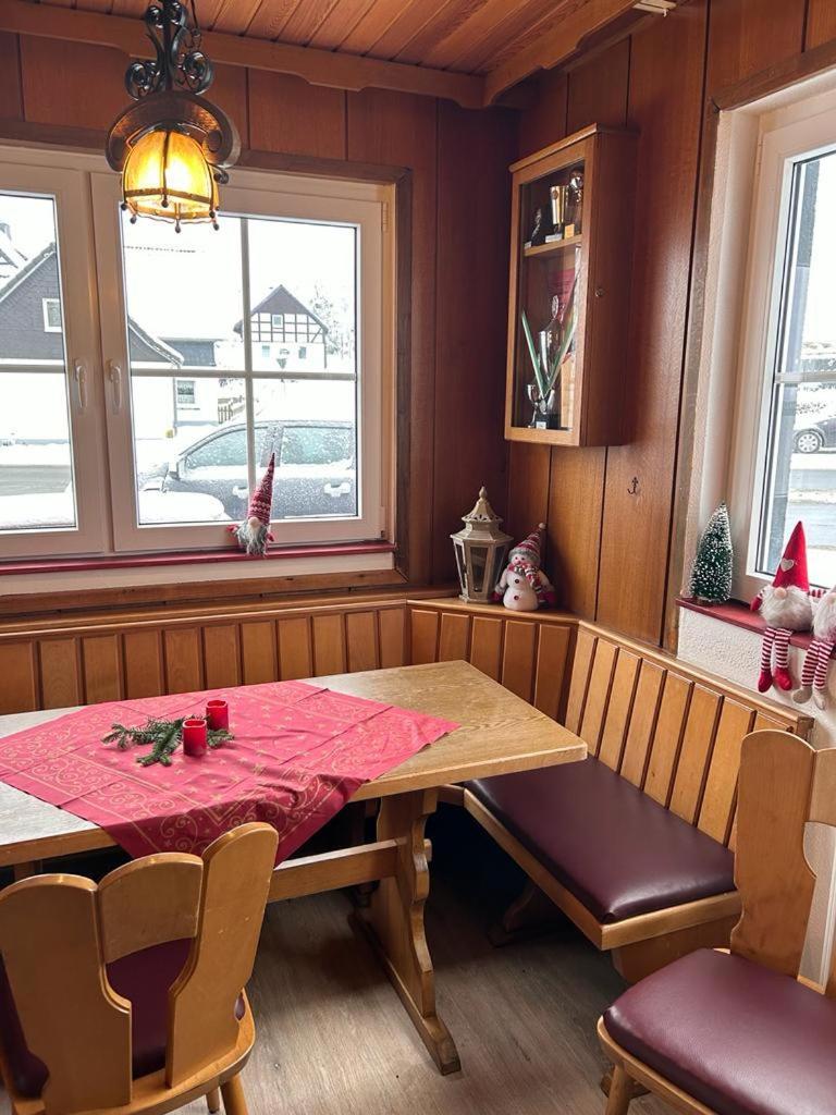 Haus Astenblick In Winterberg Fuer Bis Zu 35 Personen Fuer Wanderveranstaltungen Und Familienfeiern Екстер'єр фото