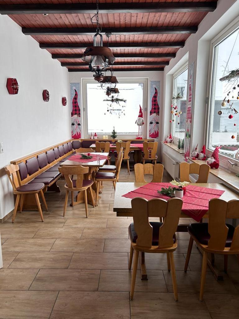 Haus Astenblick In Winterberg Fuer Bis Zu 35 Personen Fuer Wanderveranstaltungen Und Familienfeiern Екстер'єр фото